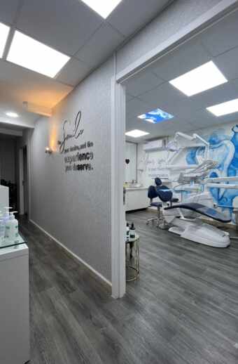 د. صفاء الدلاهمة في عيادة Dental Spot
